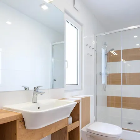 2 Bedroom Gorgeous In Casa vacanze